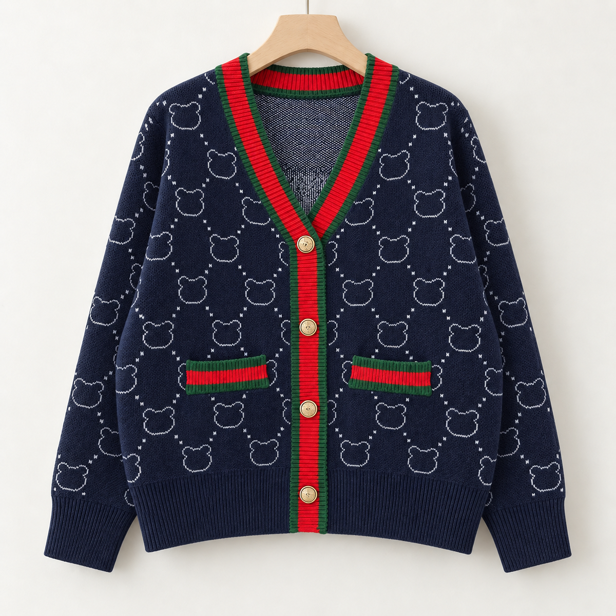 Strickcardigan Jule – V-Ausschnitt mit Goldknöpfen