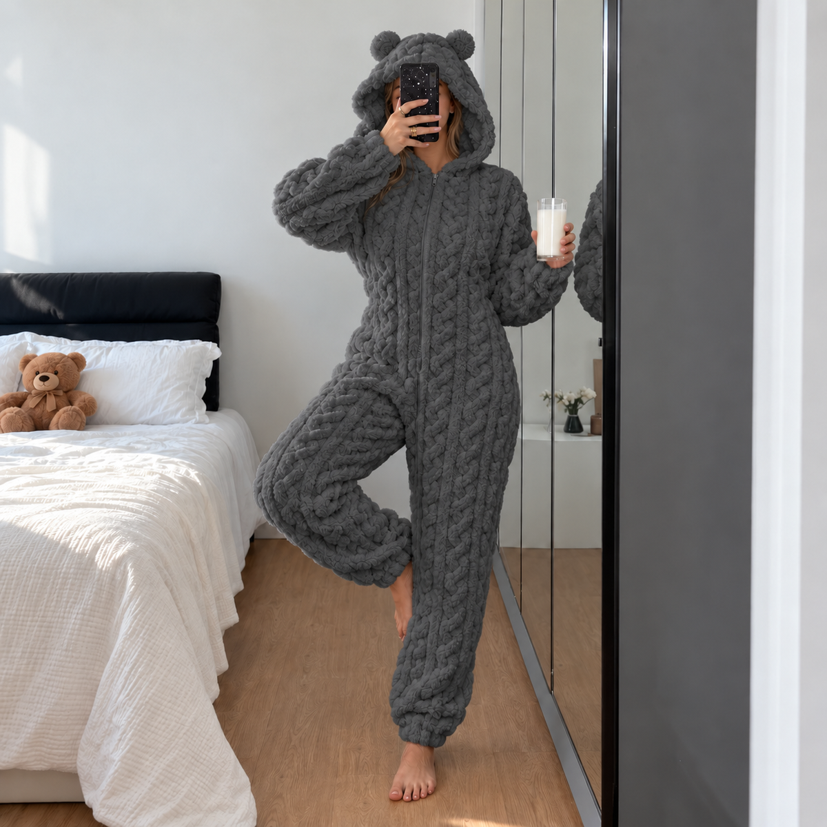 Teddy-Overall Emmi – Bärenohren-Kapuze & kuscheliges Zopf-Fleece