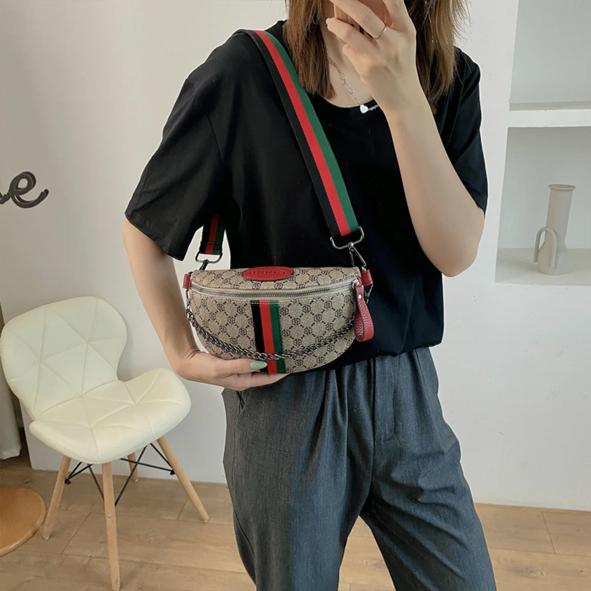 Gürteltasche Romy – Streifen-Muster mit Kette