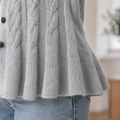 Strickjacke Mila – Cardigan mit Schößchen