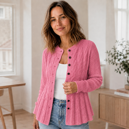Strickjacke Mila – Cardigan mit Schößchen
