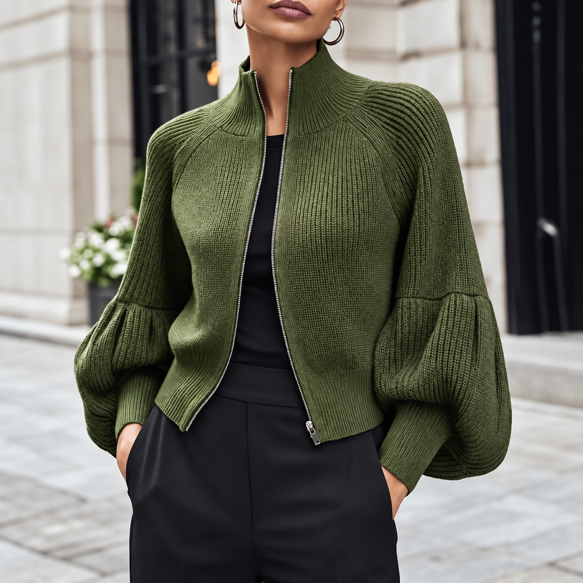 Strickjacke Thea – Laternenärmel & Reißverschluss