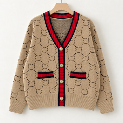 Strickcardigan Jule – V-Ausschnitt mit Goldknöpfen