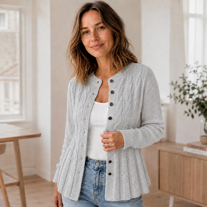 Strickjacke Mila – Cardigan mit Schößchen