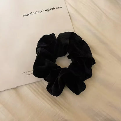 Samt-Scrunchies Mette – 4er-Set, weich & elegant