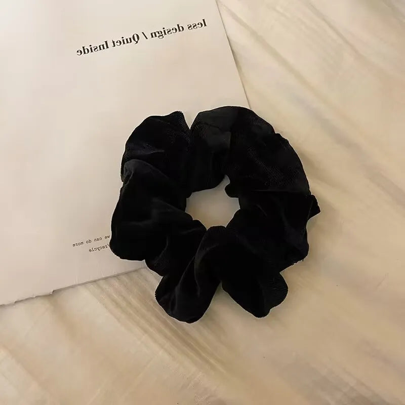 Samt-Scrunchies Mette – 4er-Set, weich & elegant