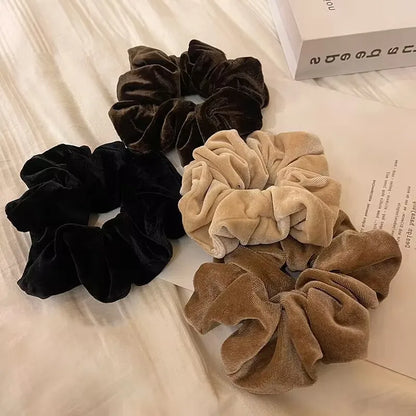 Samt-Scrunchies Mette – 4er-Set, weich & elegant