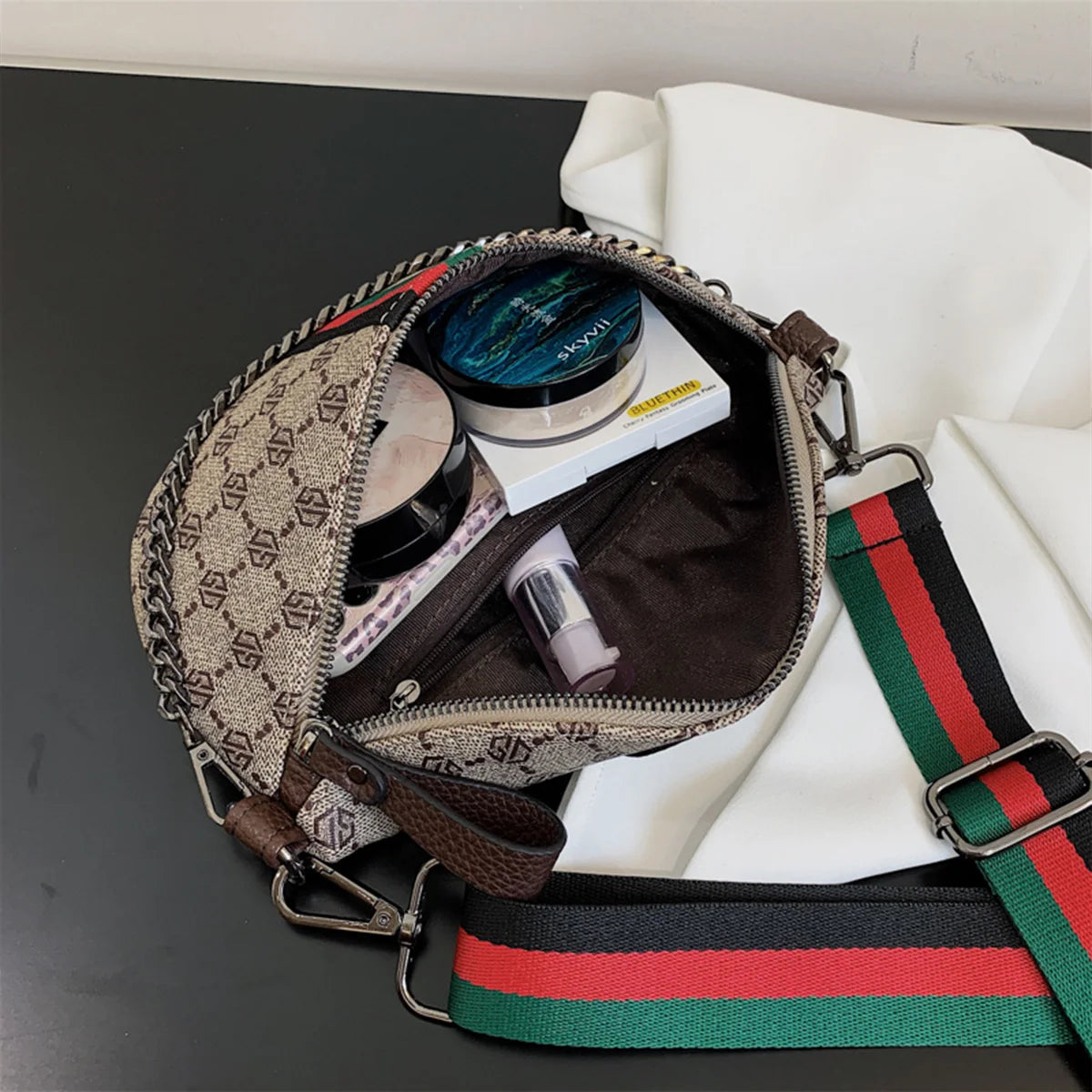 Gürteltasche Romy – Streifen-Muster mit Kette