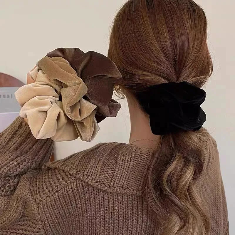 Samt-Scrunchies Mette – 4er-Set, weich & elegant
