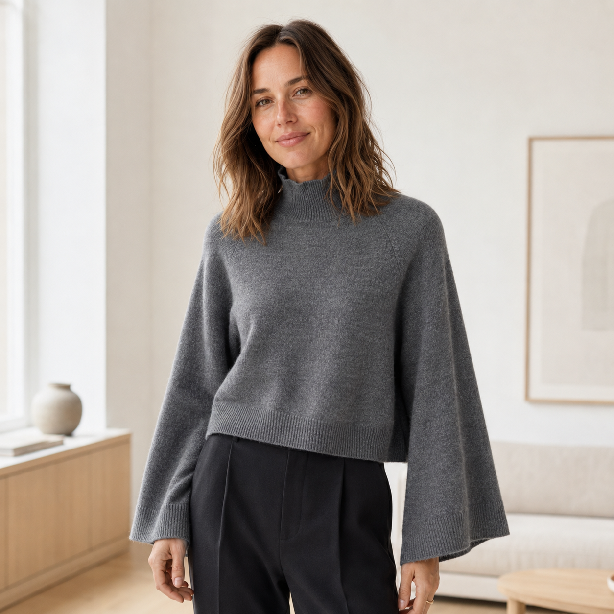 Rollkragenpullover Thea – Glockenärmel im Cropped-Look