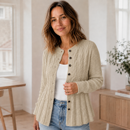 Strickjacke Mila – Cardigan mit Schößchen
